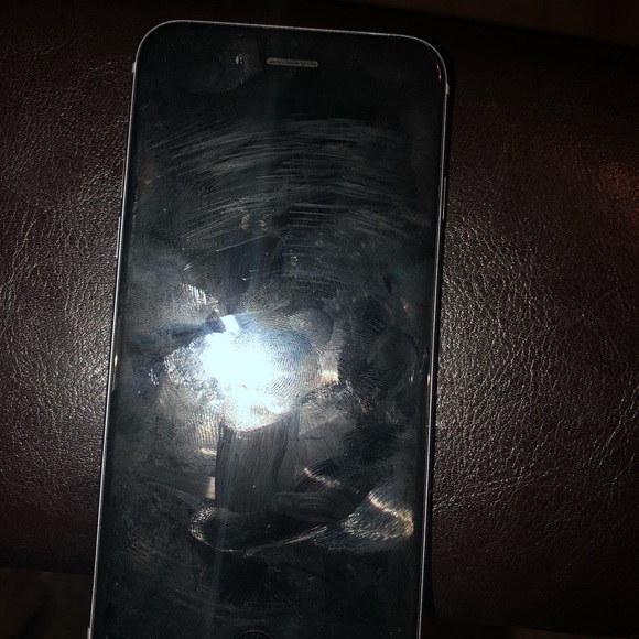 iPhone 6 - Picture 2 of 2